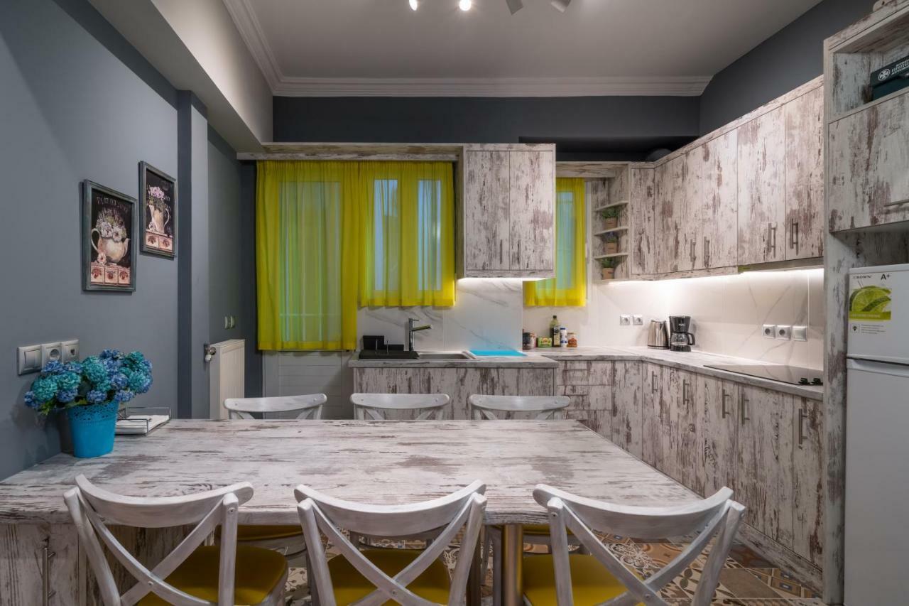 Ferienwohnung Modern & Stylish Apt At The Heart Of Athen Exterior foto