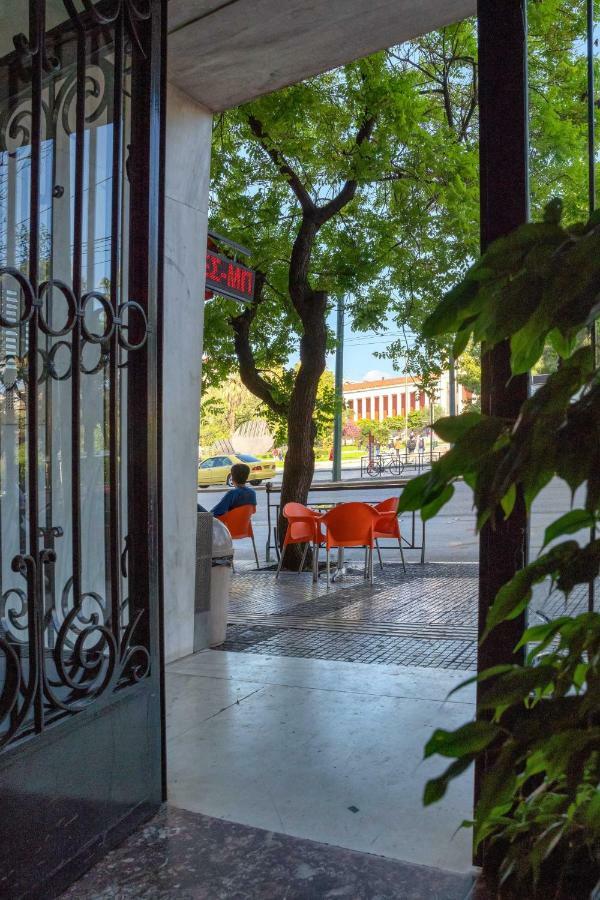 Ferienwohnung Modern & Stylish Apt At The Heart Of Athen Exterior foto