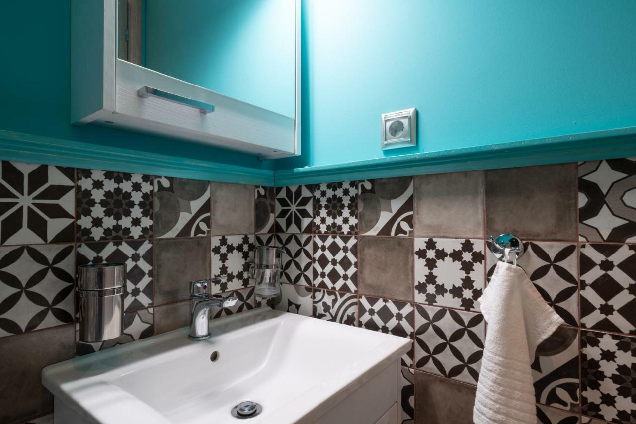 Ferienwohnung Modern & Stylish Apt At The Heart Of Athen Exterior foto